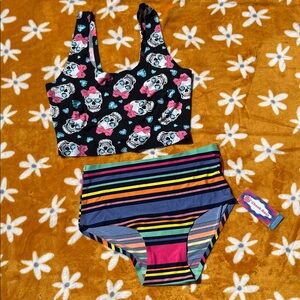 NEW NWT Cheek Boss Seamless Bralette & Panties Size Small Skulls & Rainbow